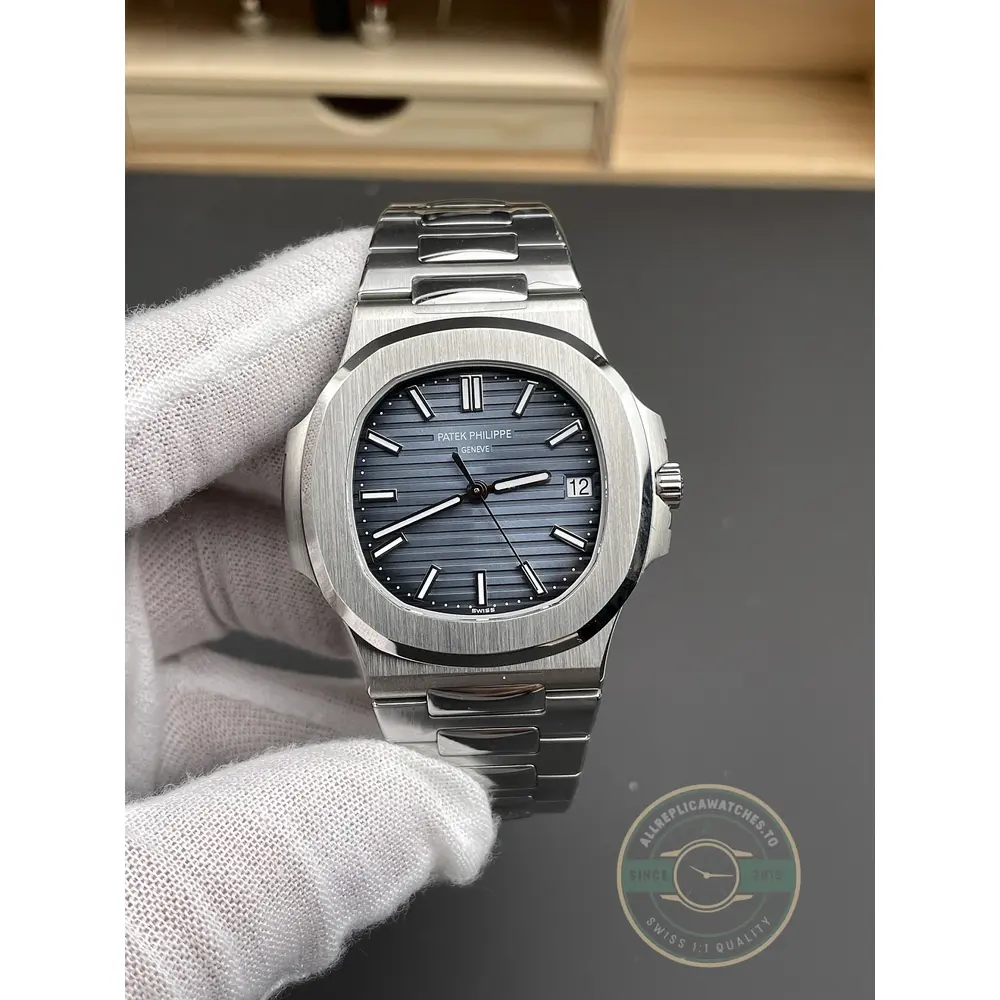 Replica Nautilus 5711/1A-010 Patek Philippe 40 mm, Stainless Steel, Dark Blue Dial