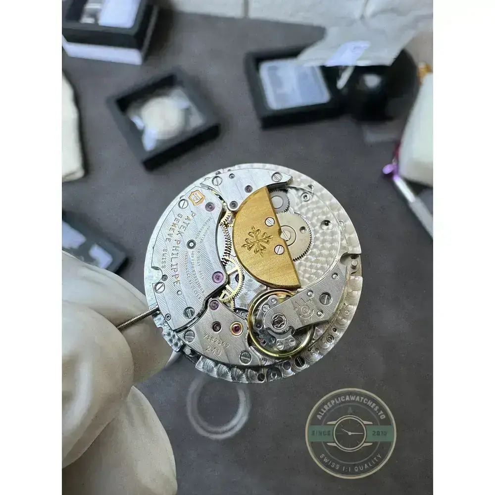 Replica Patek Philippe Nautilus Moon phases 40 mm, Stainless steel 5712/1A-001, Black Dial