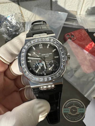 Replica Nautilus 5712G-001 Patek Philippe Moon phases. 40 mm, Baguette Bezel, White gold, Dark Blue Dial