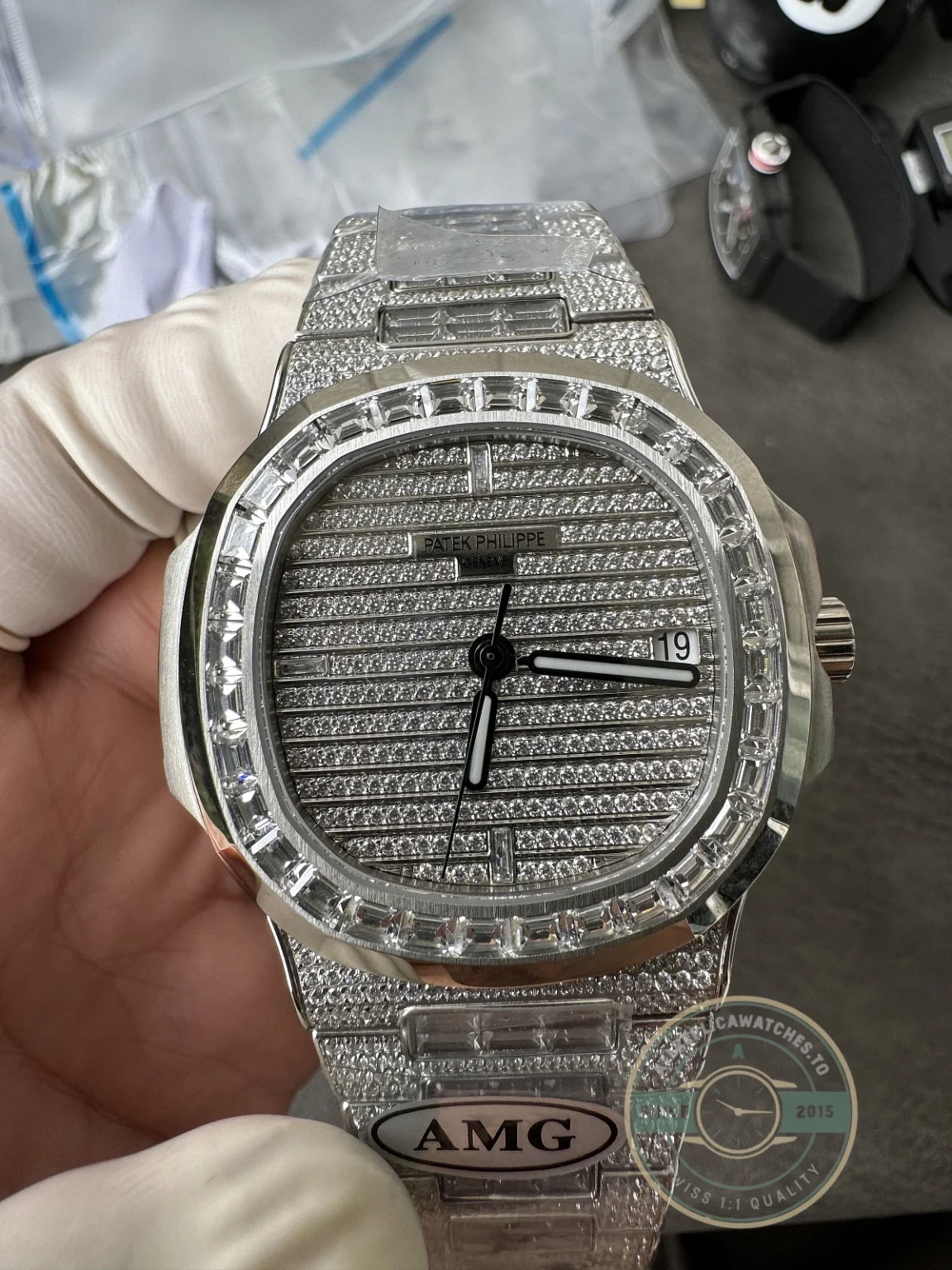 Replica Nautilus 5719/10G-010 Patek Philippe Date, Sweep seconds 40 mm, White gold