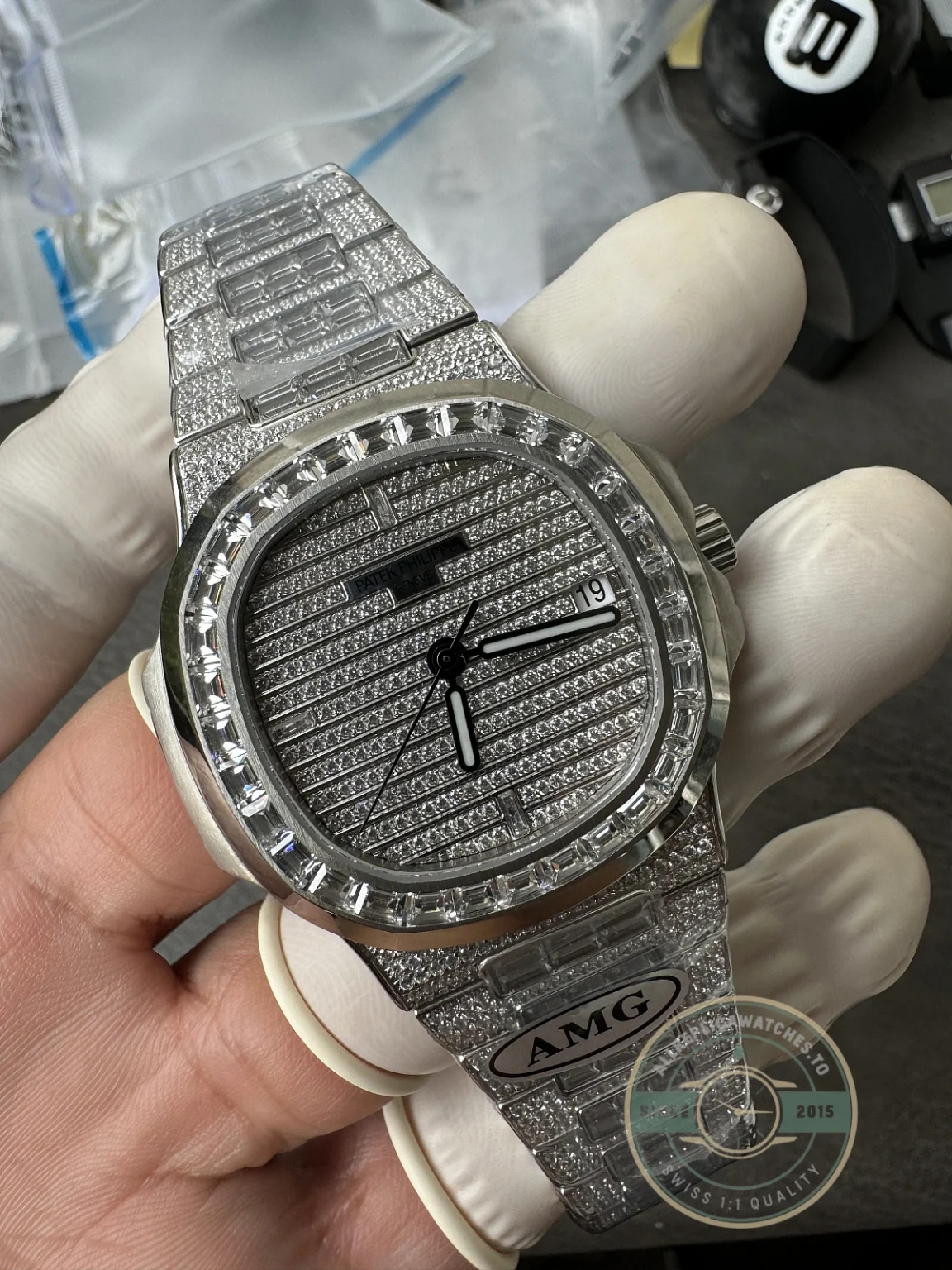 Replica Nautilus 5719/10G-010 Patek Philippe Date, Sweep seconds 40 mm, White gold