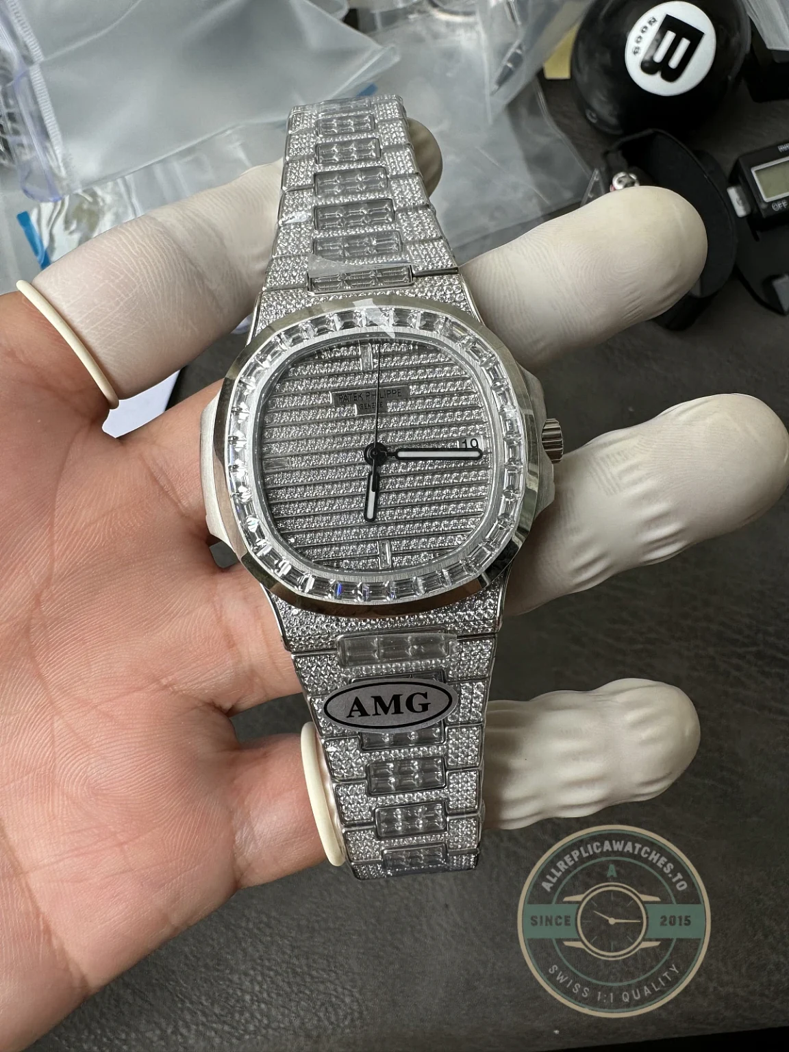 Replica Nautilus 5719/10G-010 Patek Philippe Date, Sweep seconds 40 mm, White gold