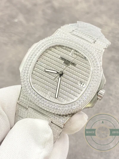 Replica Nautilus 5719/10G Patek Philippe 40 mm, White Diamonds