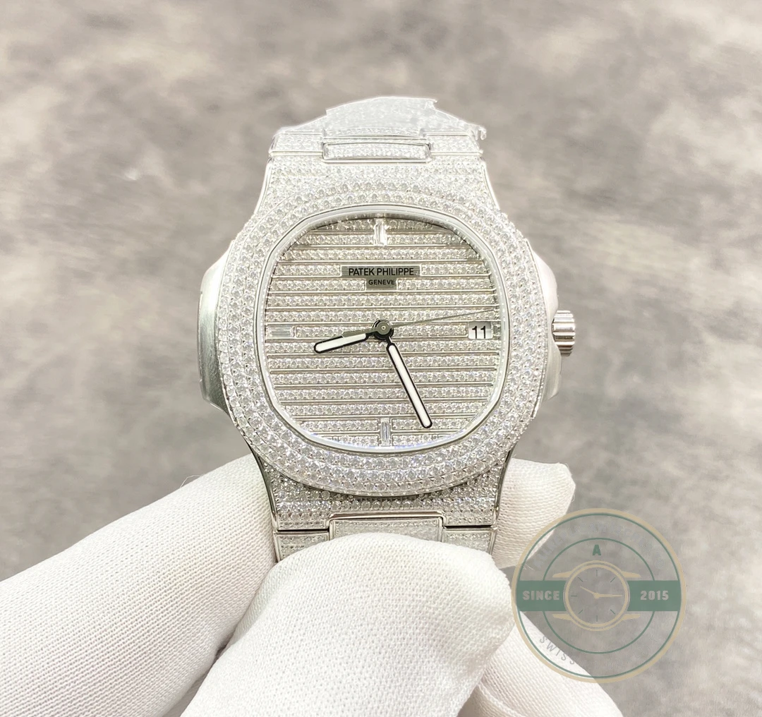 Replica Nautilus 5719/10G Patek Philippe 40 mm, White Diamonds