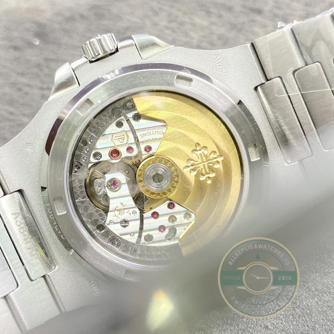 Replica Nautilus 5719/10G Patek Philippe 40 mm, White Diamonds