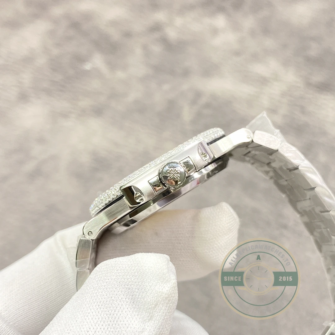 Replica Nautilus 5719/10G Patek Philippe 40 mm, White Diamonds