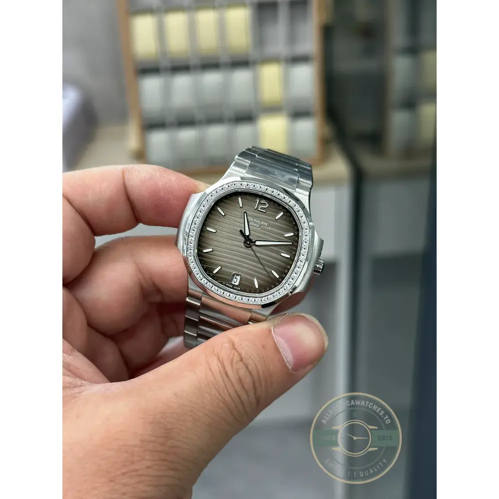 Replica Nautilus 7118/1200A-011 Patek Philippe “Ladies Automatic” 35.2 mm, Steel