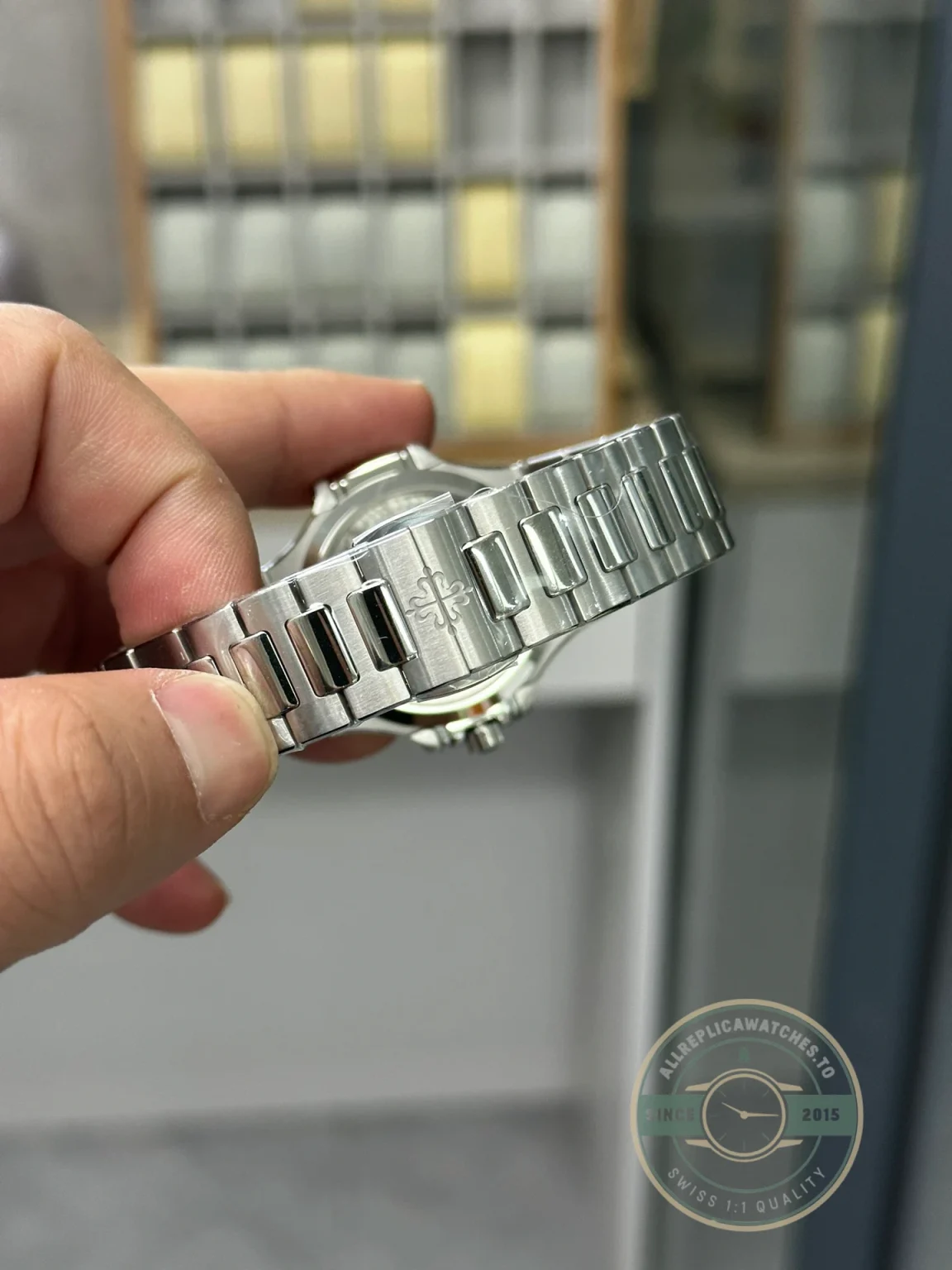 Replica Nautilus 7118/1200A-011 Patek Philippe “Ladies Automatic” 35.2 mm, Steel