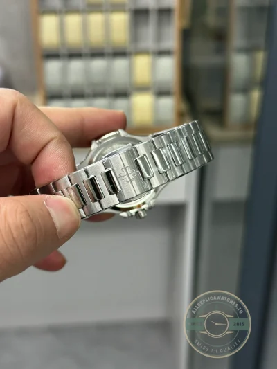 Replica Nautilus 7118/1200A-011 Patek Philippe “Ladies Automatic” 35.2 mm, Steel