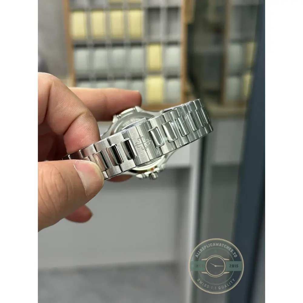 Replica Nautilus 7118/1200A-011 Patek Philippe “Ladies Automatic” 35.2 mm, Steel