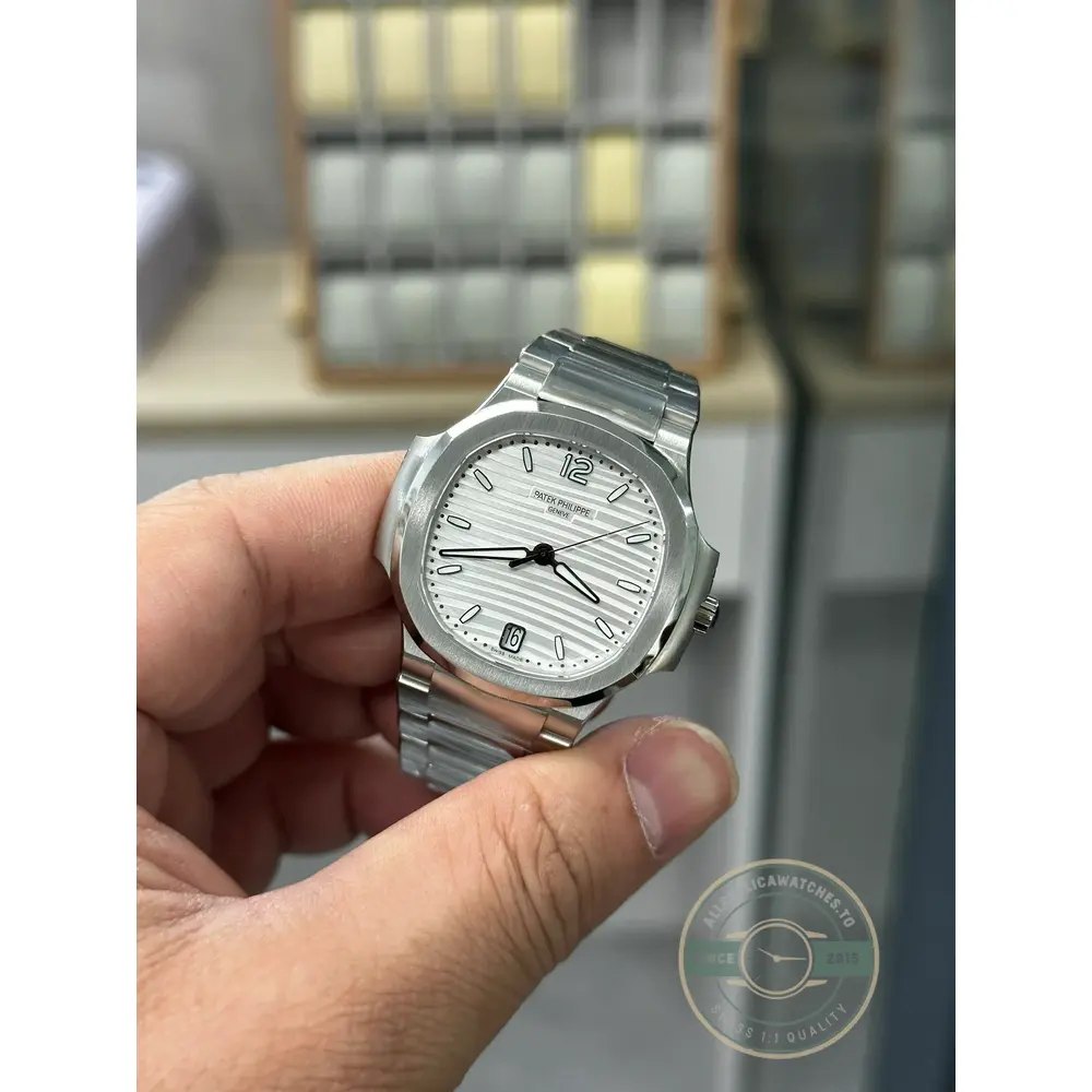 Replica Nautilus 7118/1A-010 Patek Philippe “Ladies Automatic” 35.2 mm, Steel, White Dial