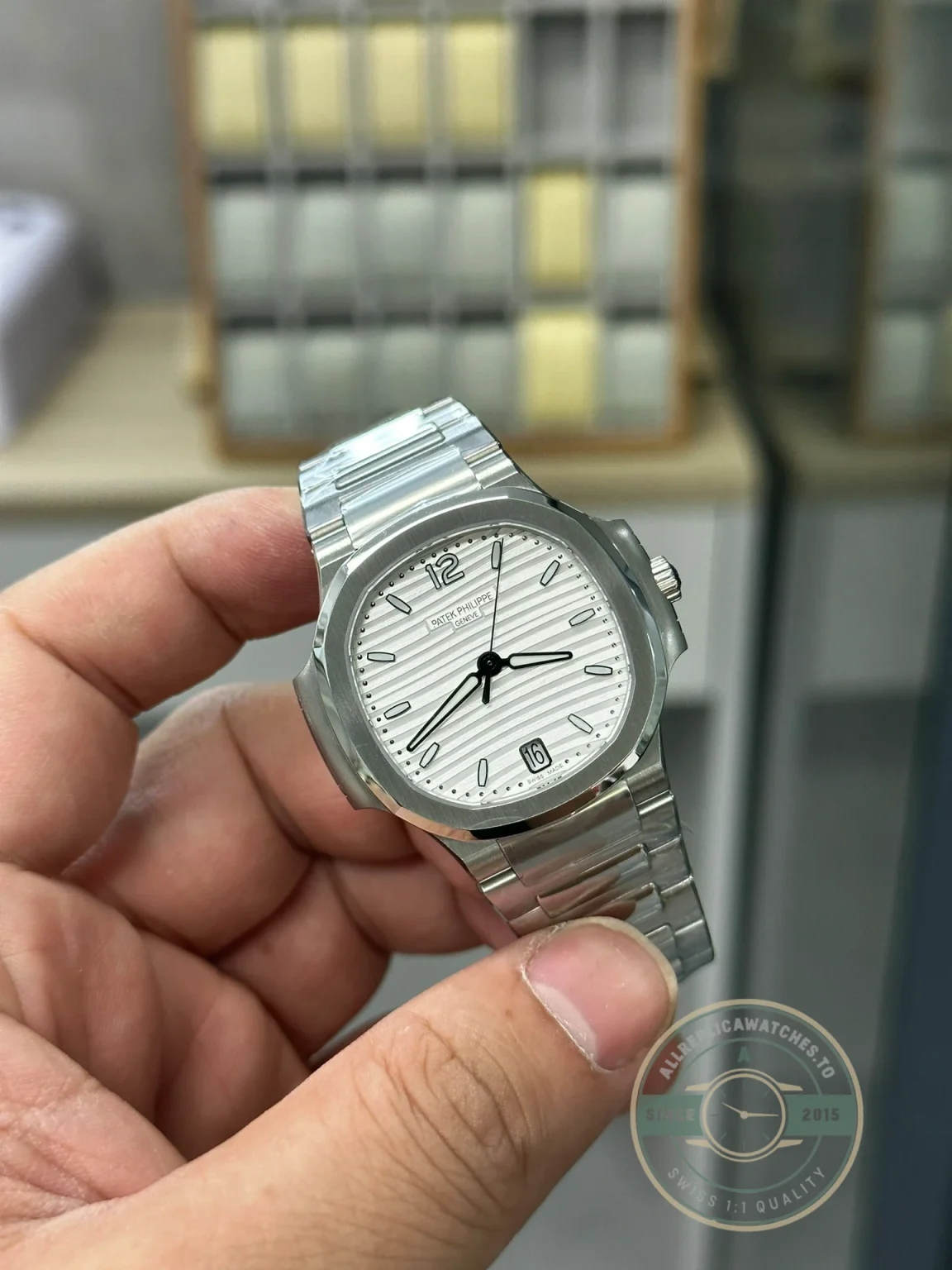 Replica Nautilus 7118/1A-010 Patek Philippe “Ladies Automatic” 35.2 mm, Steel, White Dial