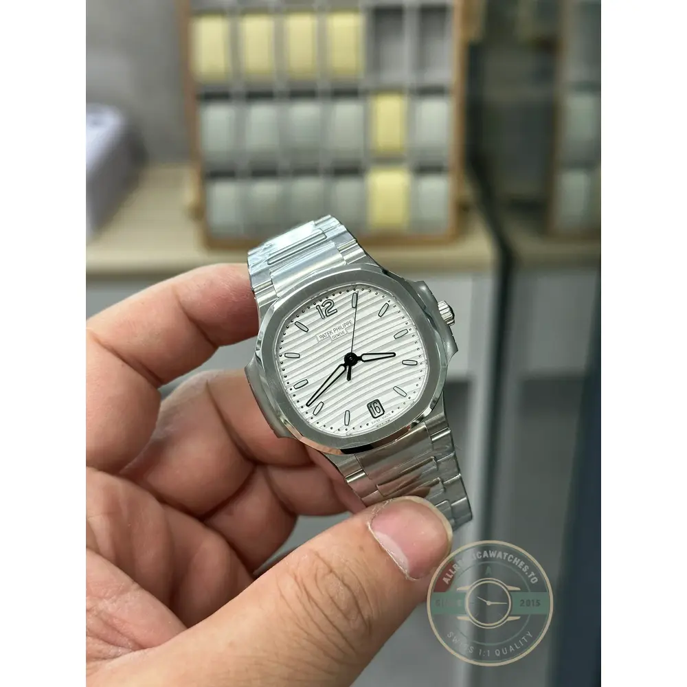 Replica Nautilus 7118/1A-010 Patek Philippe “Ladies Automatic” 35.2 mm, Steel, White Dial