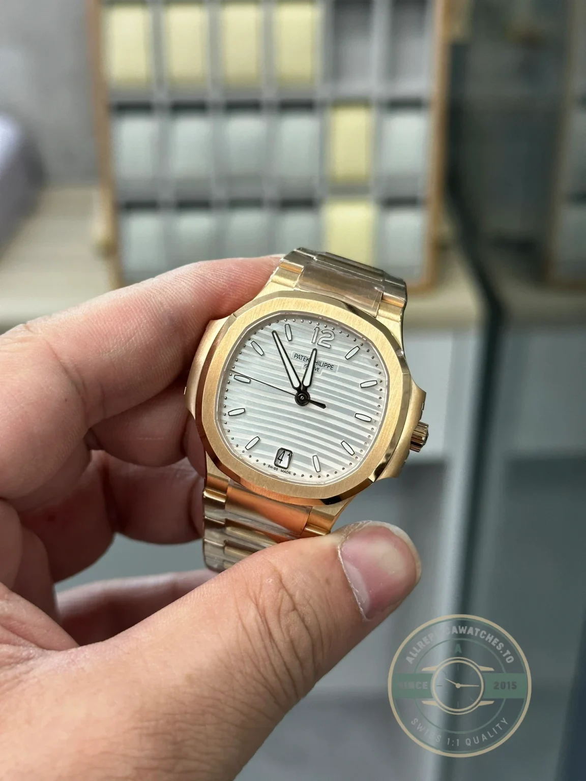 Super Clone Nautilus 7118/1R-001 Patek Philippe “Ladies Automatic” 35.2 mm, Rose gold, White Dial