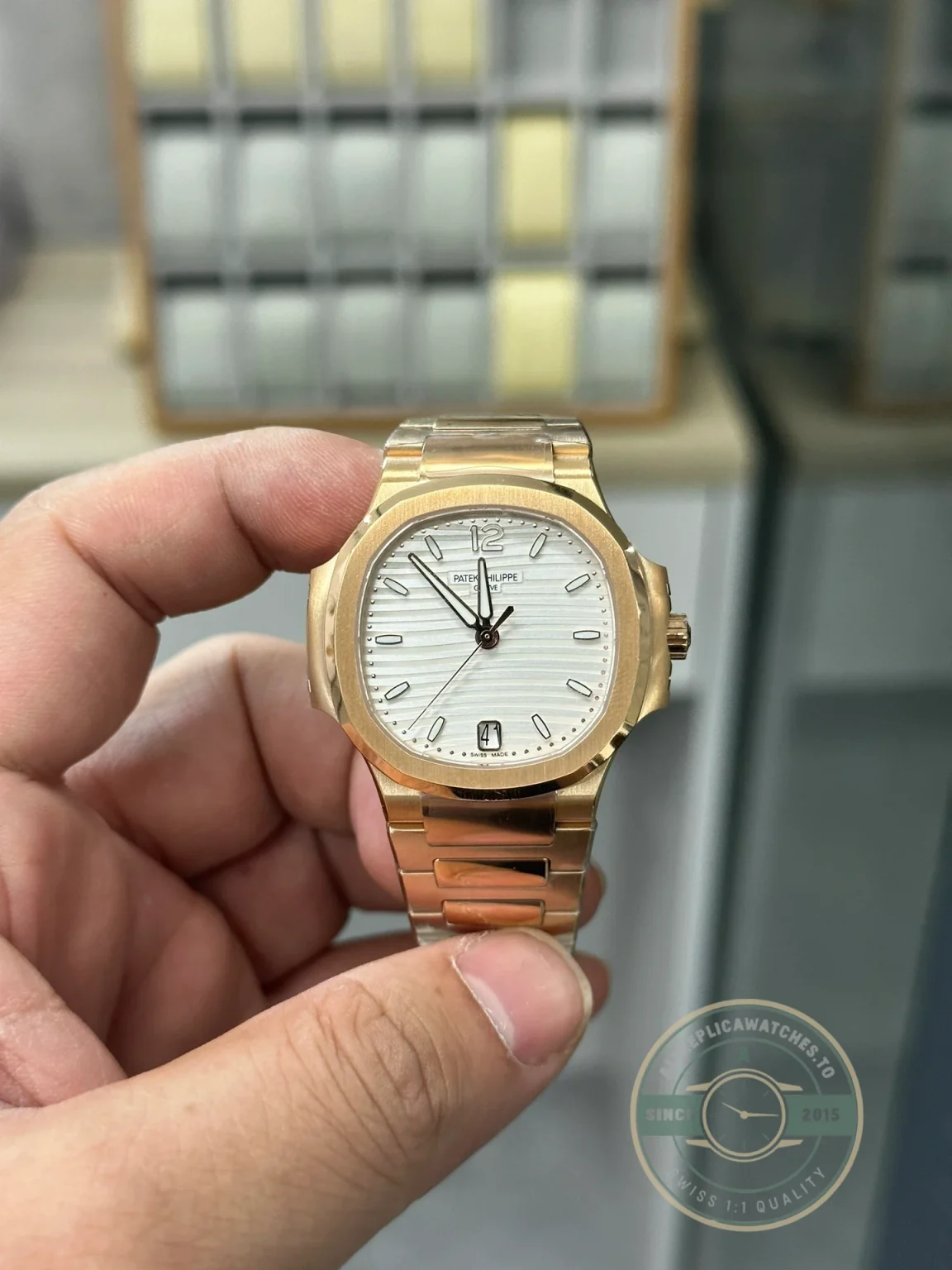 Super Clone Nautilus 7118/1R-001 Patek Philippe “Ladies Automatic” 35.2 mm, Rose gold, White Dial