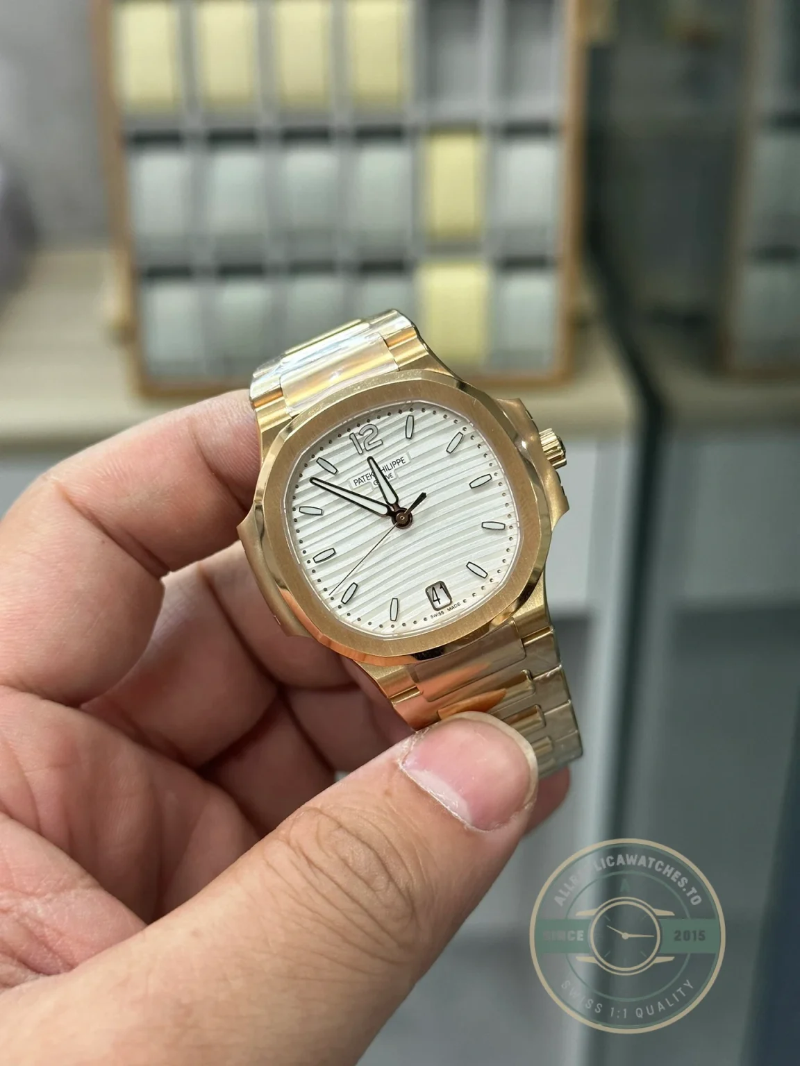 Super Clone Nautilus 7118/1R-001 Patek Philippe “Ladies Automatic” 35.2 mm, Rose gold, White Dial
