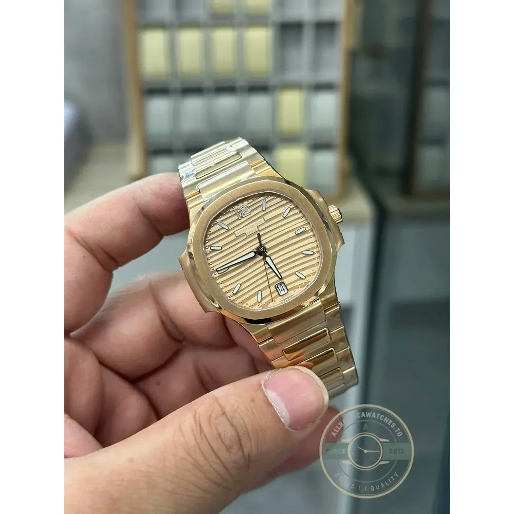 Replica Nautilus 7118/1R-010 Patek Philippe “Ladies Automatic” 35.2 mm, Gold brown dial - Image 3