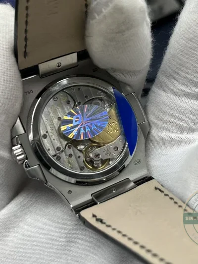 Replica Nautilus 5712G-001 Patek Philippe Moon phases. 40 mm, White gold