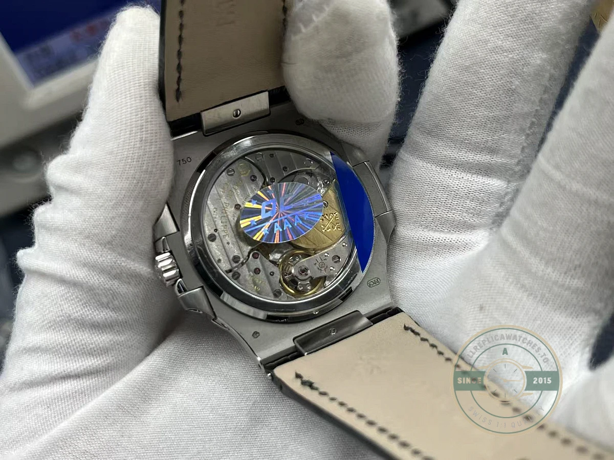 Replica Nautilus 5712G-001 Patek Philippe Moon phases. 40 mm, White gold