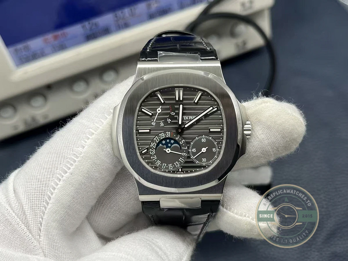 Replica Nautilus 5712G-001 Patek Philippe Moon phases. 40 mm, White gold
