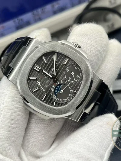 Replica Nautilus 5712G-001 Patek Philippe Moon phases. 40 mm, White gold