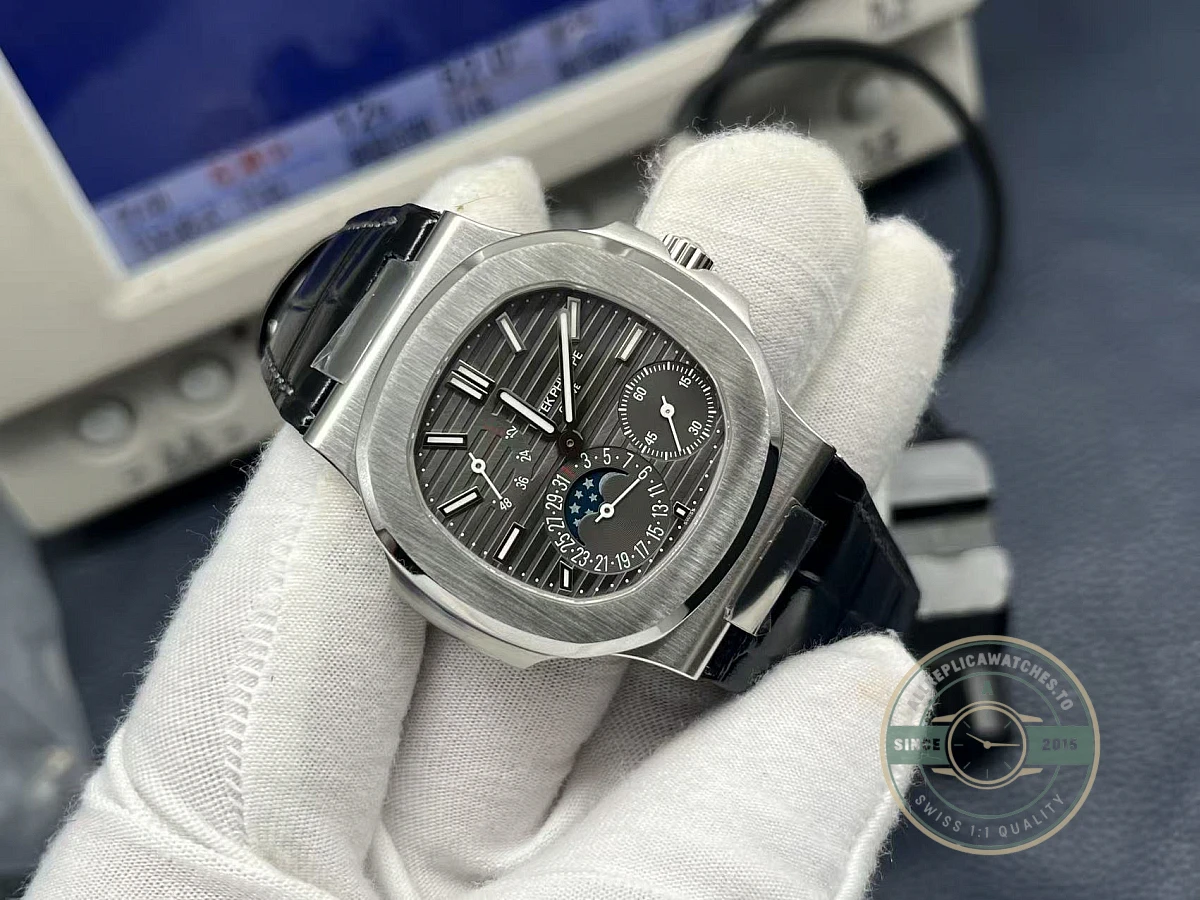 Replica Nautilus 5712G-001 Patek Philippe Moon phases. 40 mm, White gold