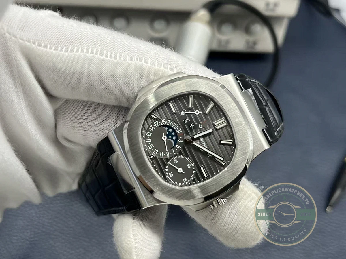 Replica Nautilus 5712G-001 Patek Philippe Moon phases. 40 mm, White gold