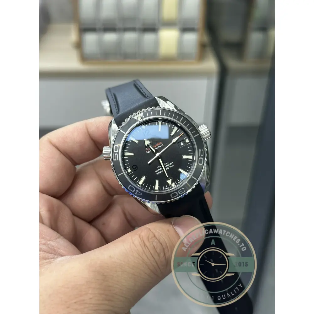 Uni-directional ceramic bezel turning on 120 clicks, super clone Omega Planet Ocean 600M