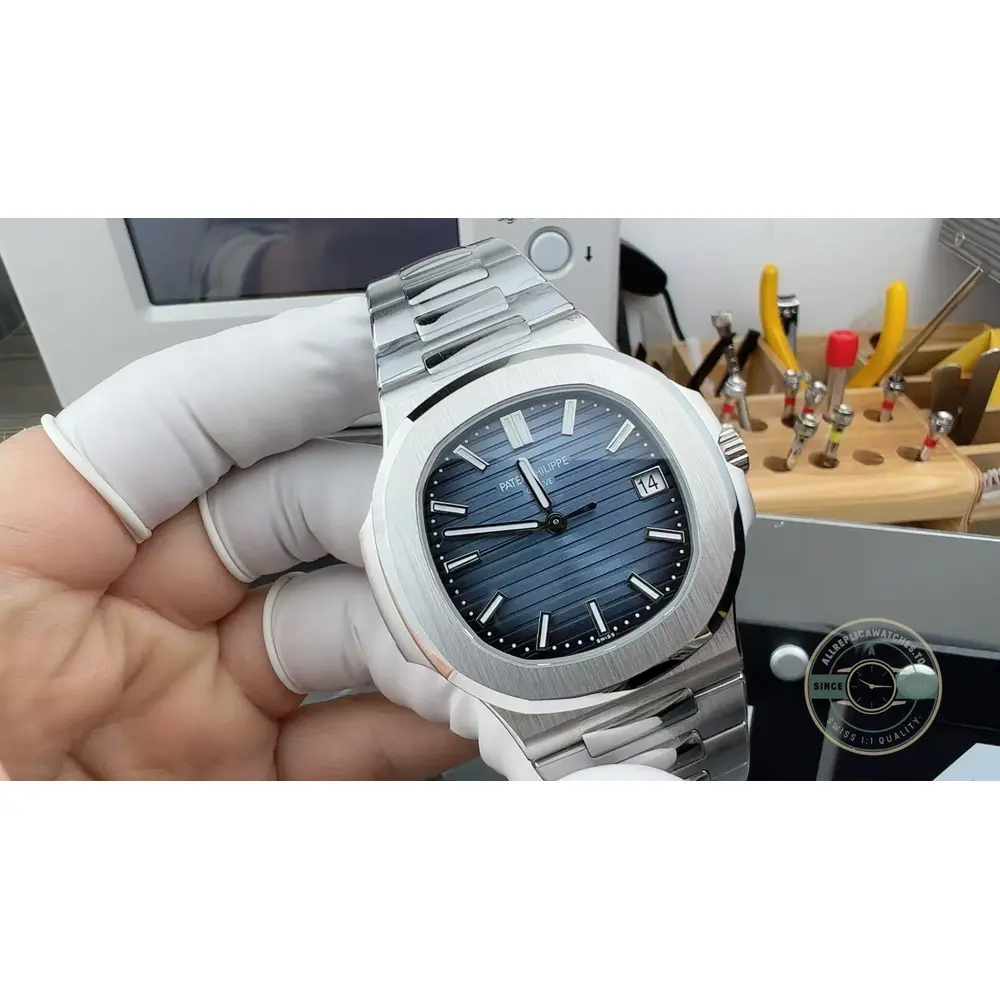 Replica Nautilus 5811/1G-001 Patek Philippe Date, Sweep seconds 41 mm, White gold