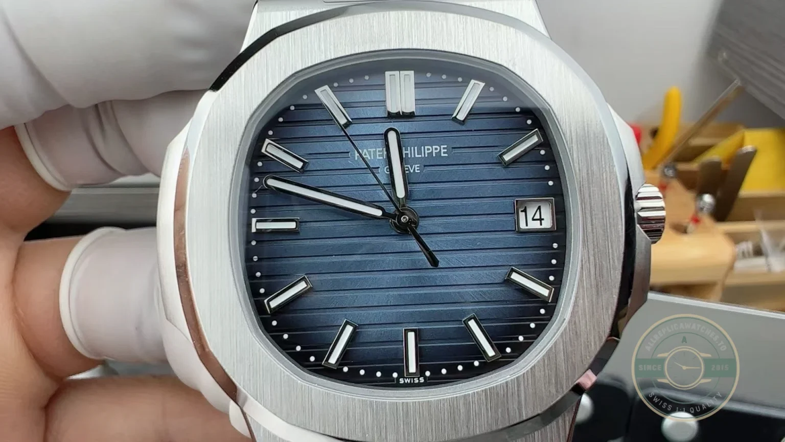 Replica Nautilus 5811/1G-001 Patek Philippe Date, Sweep seconds 41 mm, White gold