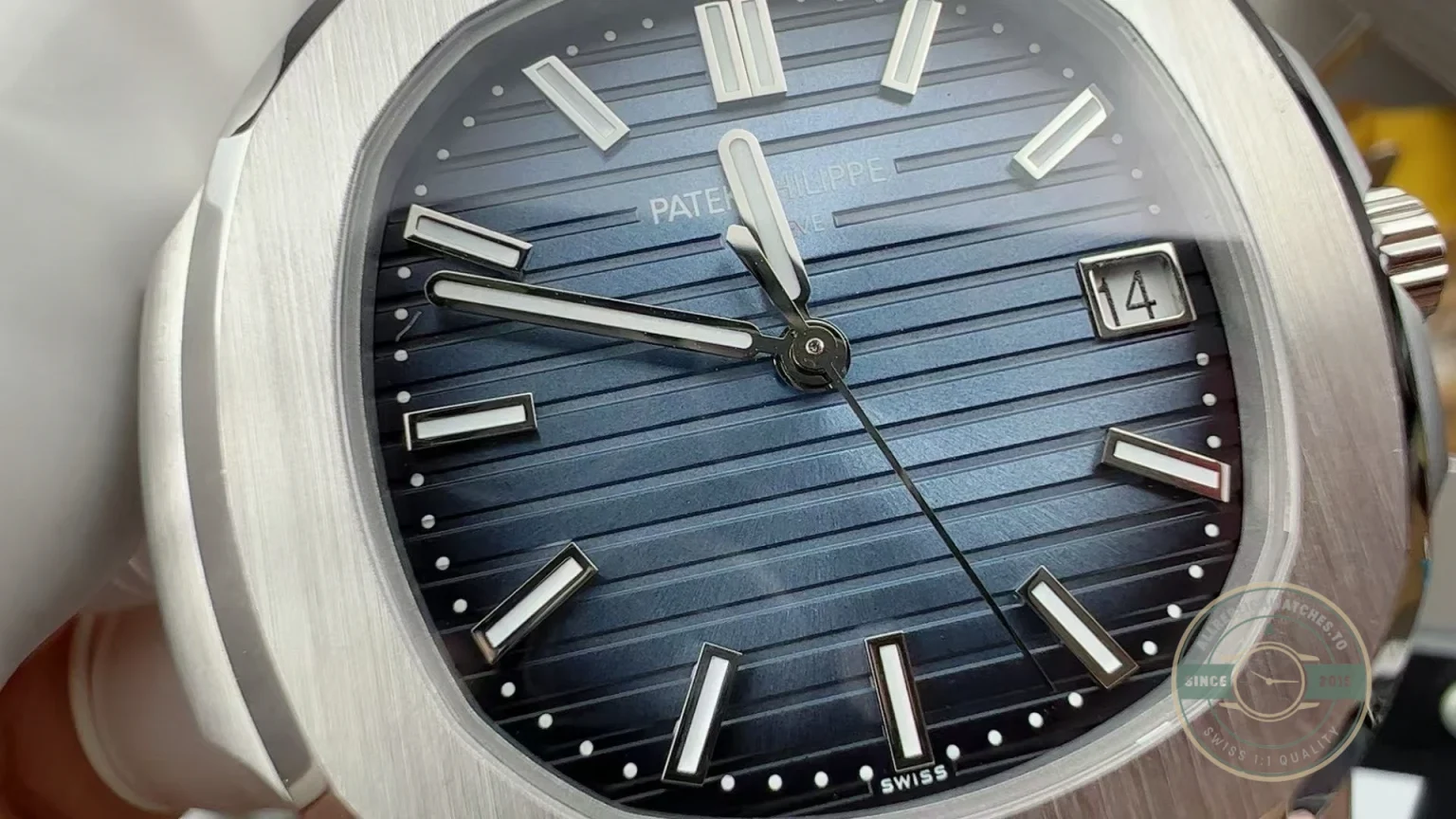 Replica Nautilus 5811/1G-001 Patek Philippe Date, Sweep seconds 41 mm, White gold