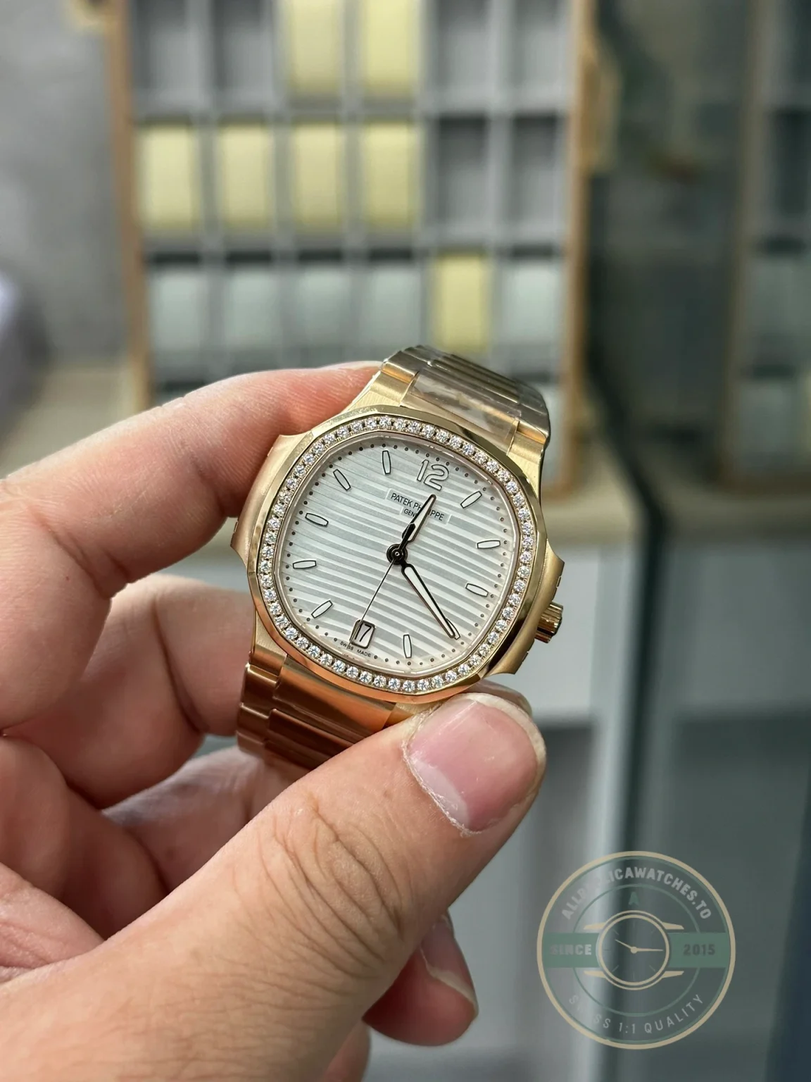 Super Clone Nautilus 7118/1200R-001 Patek Philippe “Ladies Automatic” 35.2 mm, Rose gold, Golden Dial