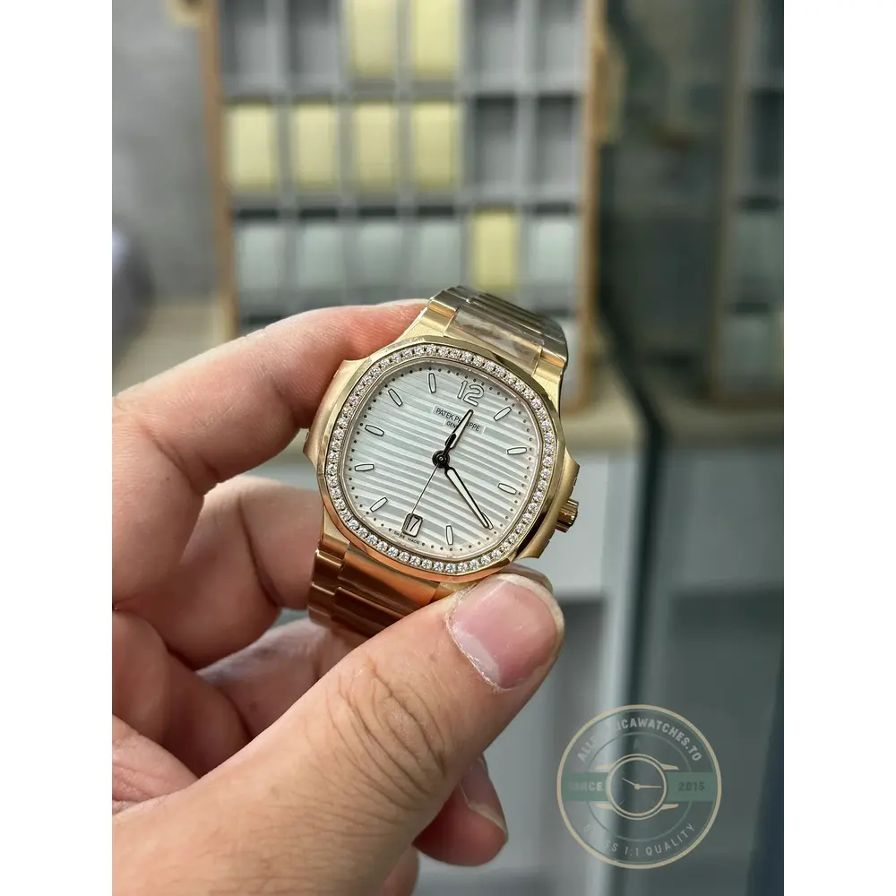 Super Clone Nautilus 7118/1200R-001 Patek Philippe “Ladies Automatic” 35.2 mm, Rose gold, Golden Dial