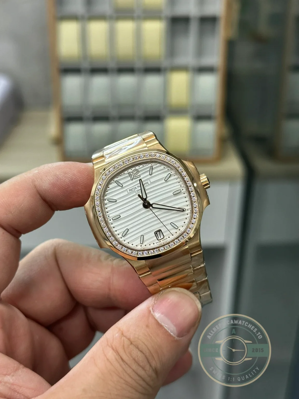 Super Clone Nautilus 7118/1200R-001 Patek Philippe “Ladies Automatic” 35.2 mm, Rose gold, Golden Dial