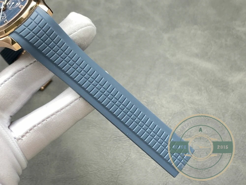 Replica Aquanaut 5261R-001 Patek Philippe Luce Annual Calendar 39.9 mm, Rose gold - Swiss Movement Replica Watch