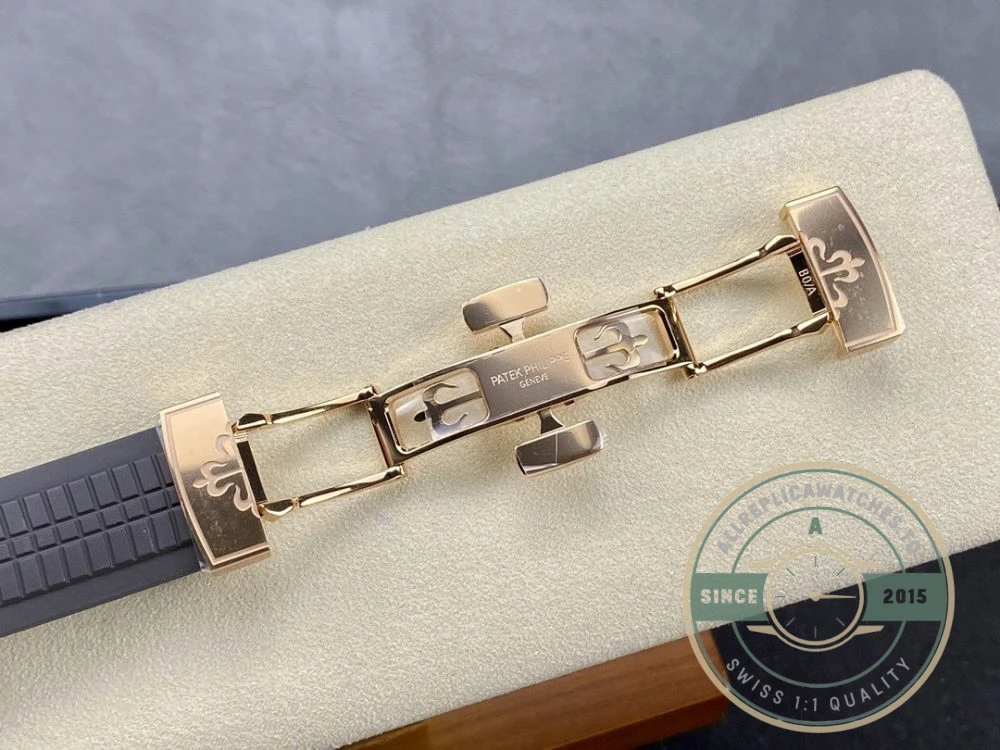 Replica Aquanaut 5261R-001 Patek Philippe Luce Annual Calendar 39.9 mm, Rose gold, Brown Dial - Swiss Movement Replica Watch