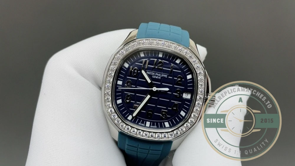 Replica Aquanaut 5267/200A-011 Patek Philippe Luce 38.8 mm, Steel, Dark Blue Dial - Swiss-Made Clone Watch