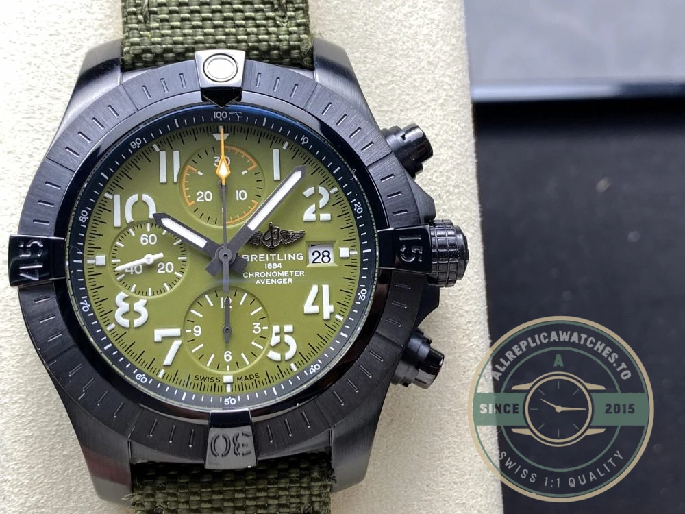 Replica Breitling Avenger Green Leather 45mm V13317101L1X1 - Top-Tier Swiss Replica Watch