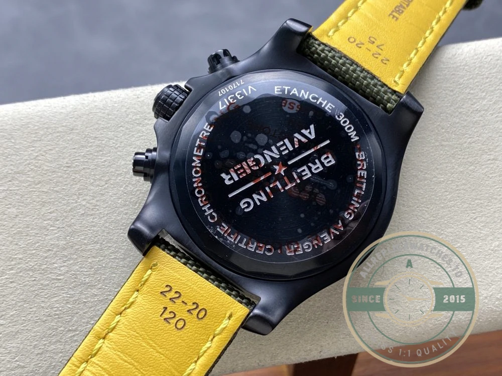Replica Breitling Avenger Green Leather 45mm V13317101L1X1 - 1:1 Swiss Replica Watch
