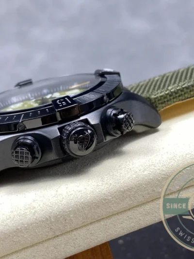 Replica Breitling Avenger Green Leather 45mm V13317101L1X1 - Swiss Movement Replica Watch
