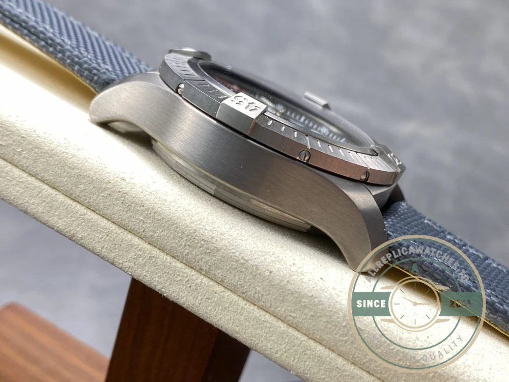 Replica Breitling Avenger Leather 45 mm A13381111B1W1 - Affordable Super Clone Watch