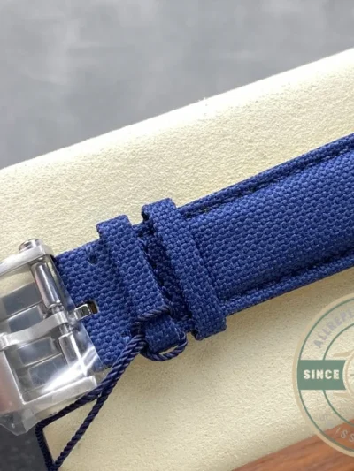 Replica Breitling Avenger Men Blue Leather SB01474A1C1X1 - Affordable Luxury Replica Timepiece