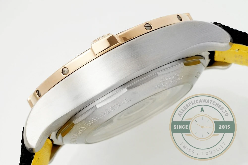 Replica Breitling Avenger Stainless Steel 18K Gold 45mm UB01821A1B1X1 - 1:1 Swiss Replica Watch