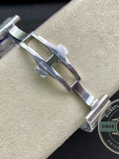 Replica Breitling Chronomat Automatic Green 42mm AB01343A1L1A1 - Budget Luxury Replica Watch