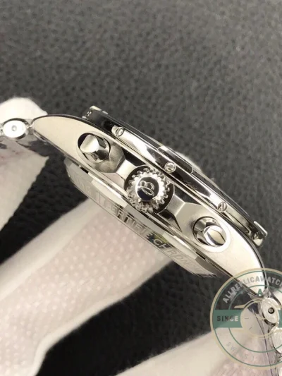 Replica Breitling Chronomat Gold Stainless Steel 42 mm AB0134101K1A1 - Top-Tier Swiss Replica Watch