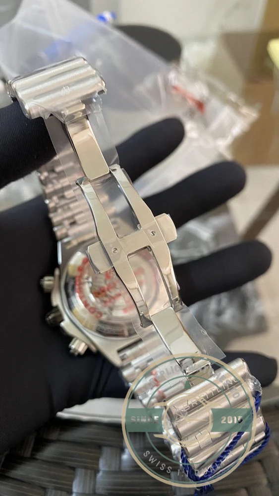 Replica Breitling Chronomat Men Automatic Ocean Dial PB0136251C1S1 - Affordable Luxury Replica Timepiece