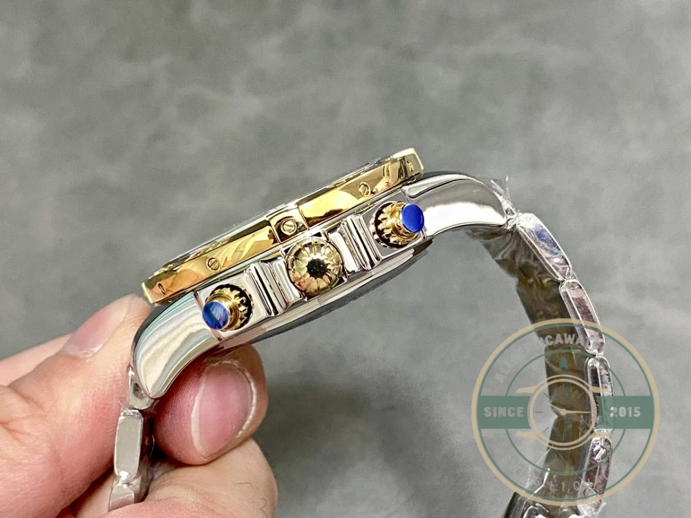 Replica Breitling Mechanical Chronograph Series Stainless Steel and Rose Gold Case-Metallic Blue Dial-Gold Pilot Bracelet 44mm - Premium Super Clone Watch