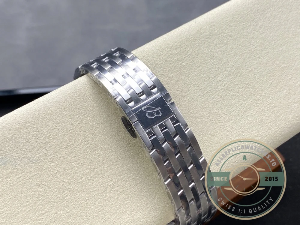 Replica Breitling Navitimer Black Dial 41 mm PB02301A1B1A1 - Affordable Luxury Replica Timepiece