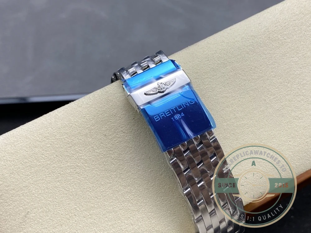 Replica Breitling Navitimer Black Stainless Steel 43mm AB0121211B1A1 - Affordable Luxury Replica Timepiece