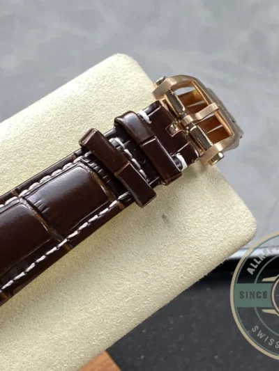 Replica Breitling Navitimer Cream Leather 41 mm R17329F41G1P1 - Luxury Replica Watch